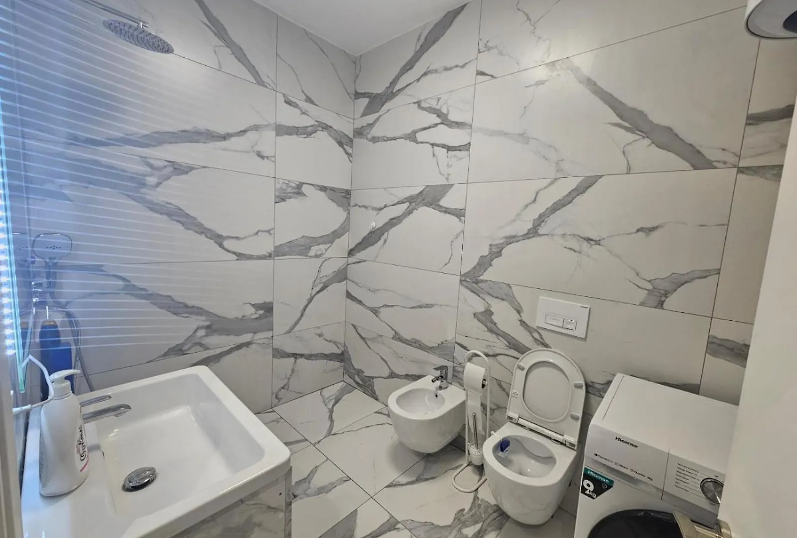Diam Apartament - Rruga E Dibres Tirane Διαμέρισμα